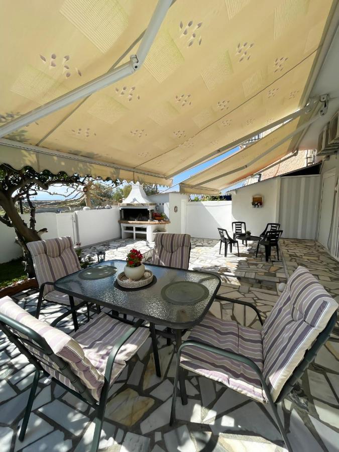 Sunny Beach House Corinth Exterior photo